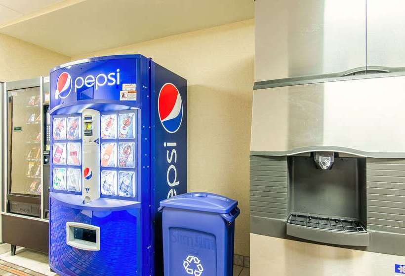 فندق Quality Inn Junction City Near Fort Riley