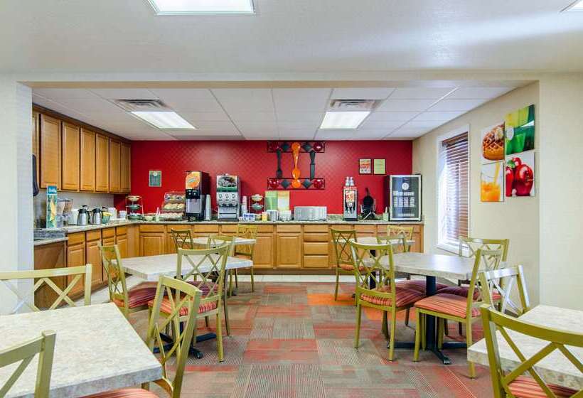 فندق Quality Inn Junction City Near Fort Riley