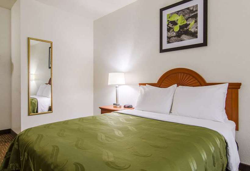 فندق Quality Inn Junction City Near Fort Riley