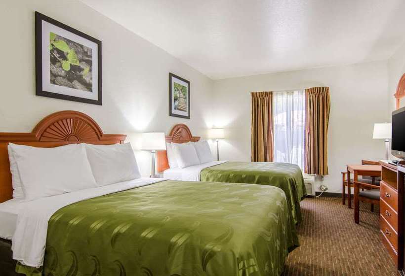 فندق Quality Inn Junction City Near Fort Riley