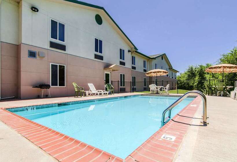 فندق Quality Inn Junction City Near Fort Riley