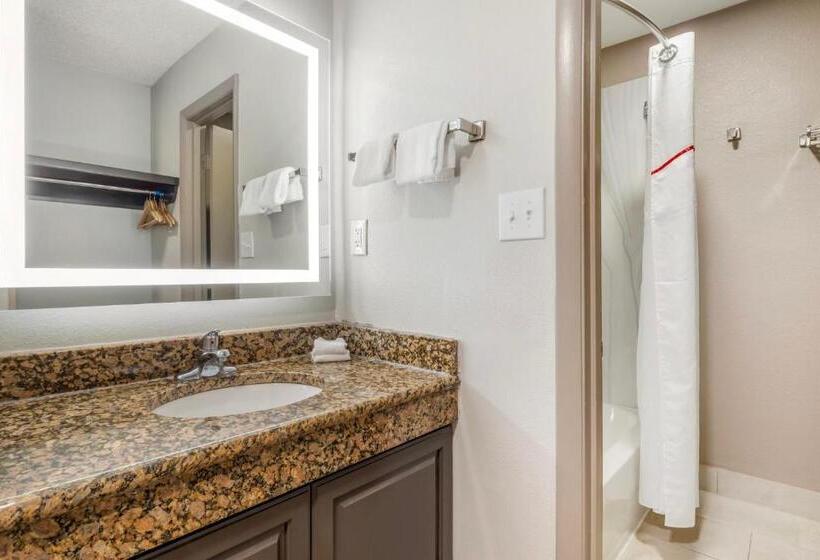 호텔 Red Roof Inn & Suites Newport News