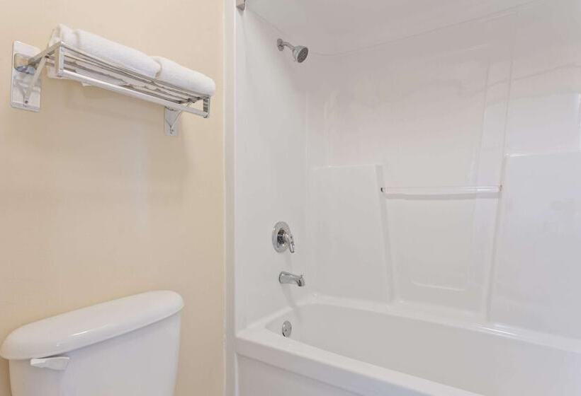 Отель Super 8 By Wyndham Franklin Hwy 31