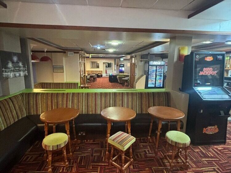 Отель The Lawton