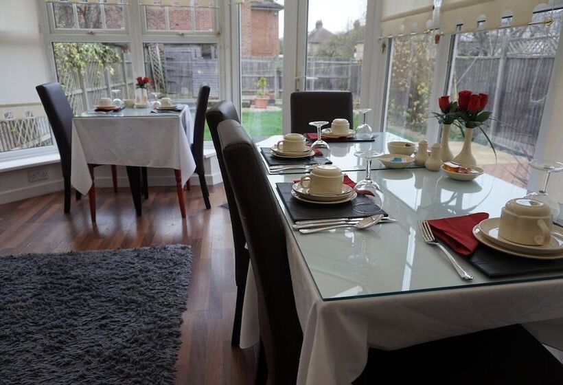 酒店 The Ridings Guest House