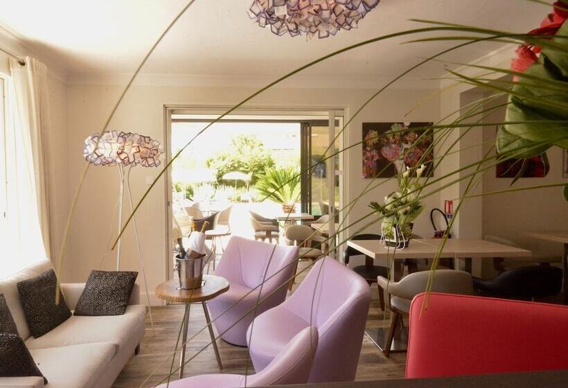 فندق Hôtel Villa Sophia   Adults Only July And August