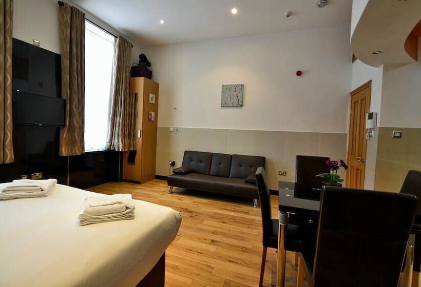 Hyde Park Apartments