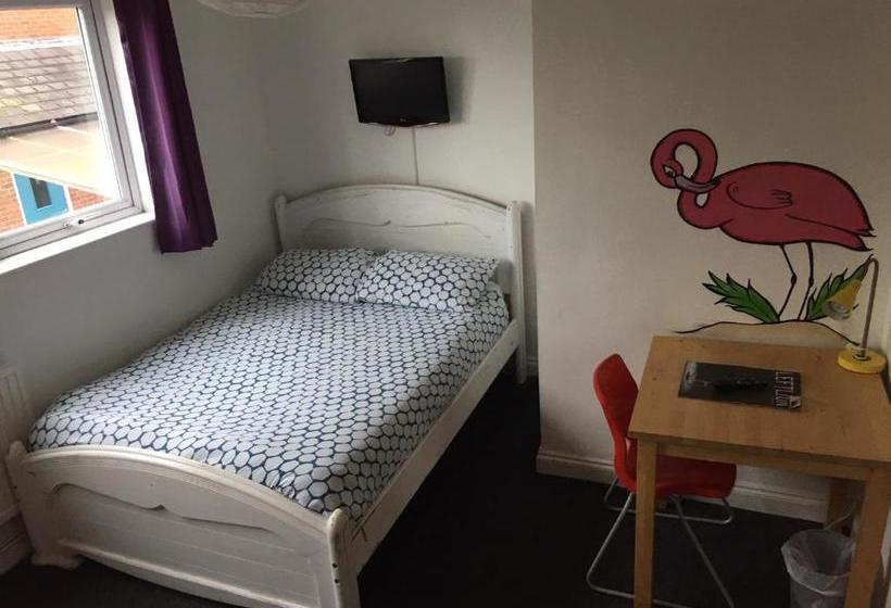 Igloo Backpackers Hostel & Annexe