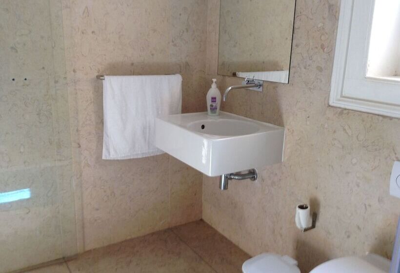 Lisbon Riverview Hostel