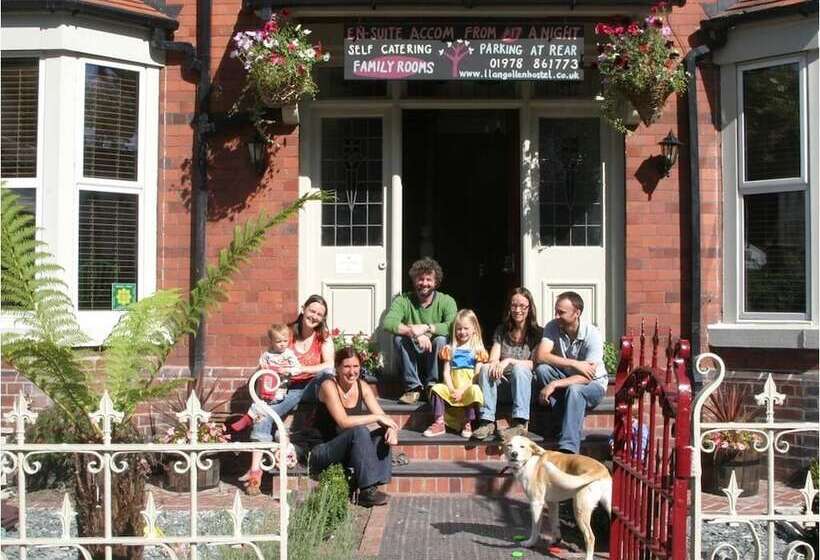 Llangollen Hostel Self Catering   All Private Bedrooms