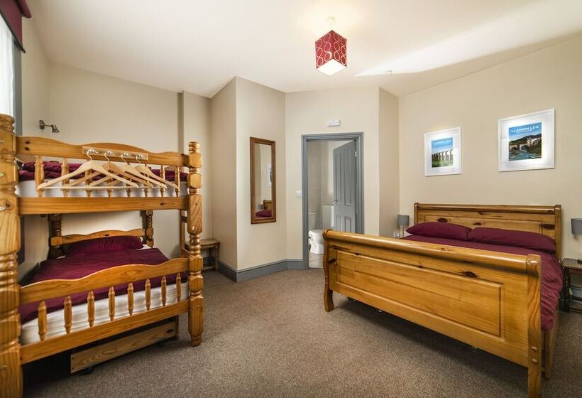 Llangollen Hostel Self Catering   All Private Bedrooms