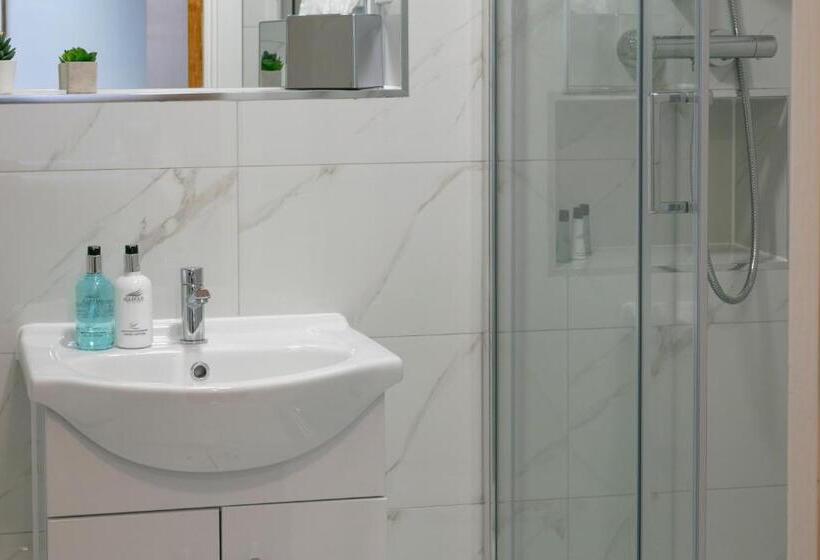 Общежитие Best Western Northfields Ealing