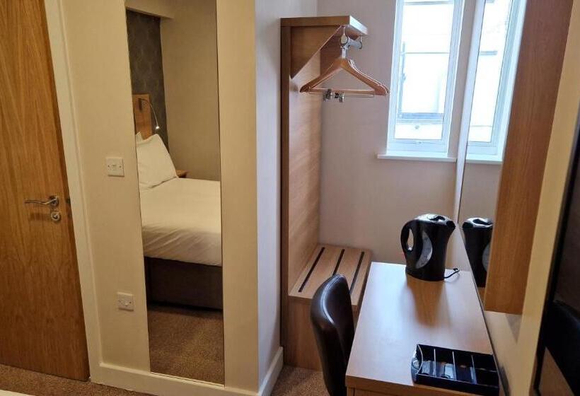 Общежитие Best Western Northfields Ealing