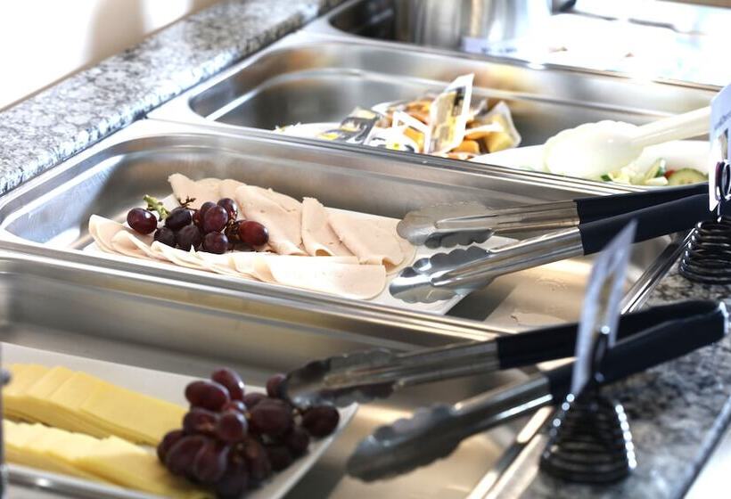 Общежитие Best Western Northfields Ealing