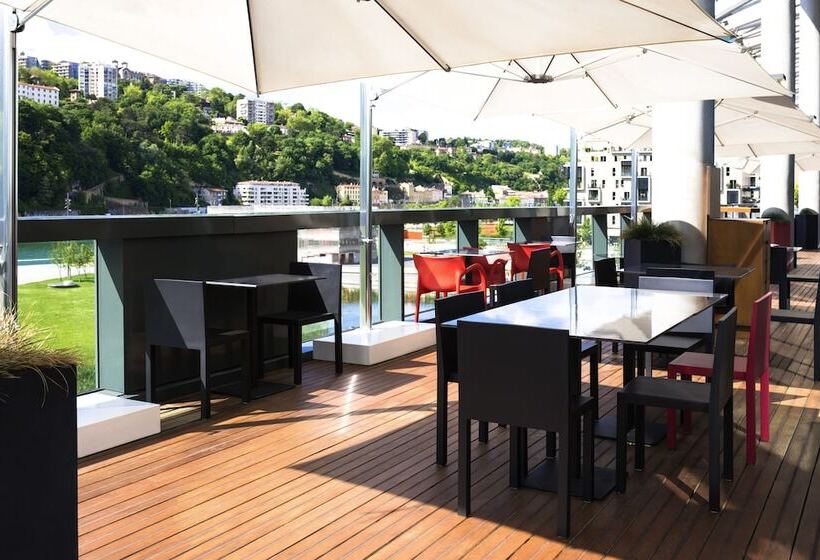 Novotel Lyon Centre Confluence Bord De Saone