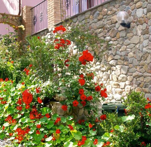 Residenza Locci  Rooms & Apartments