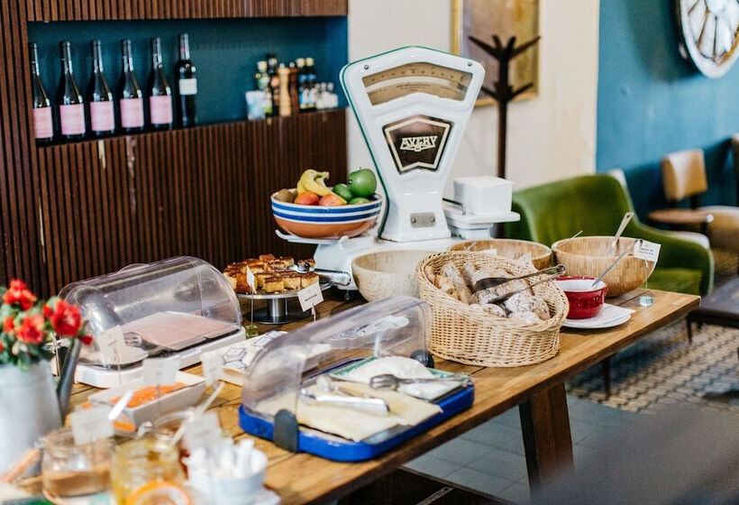 مسافرخانه Independente Príncipe Real