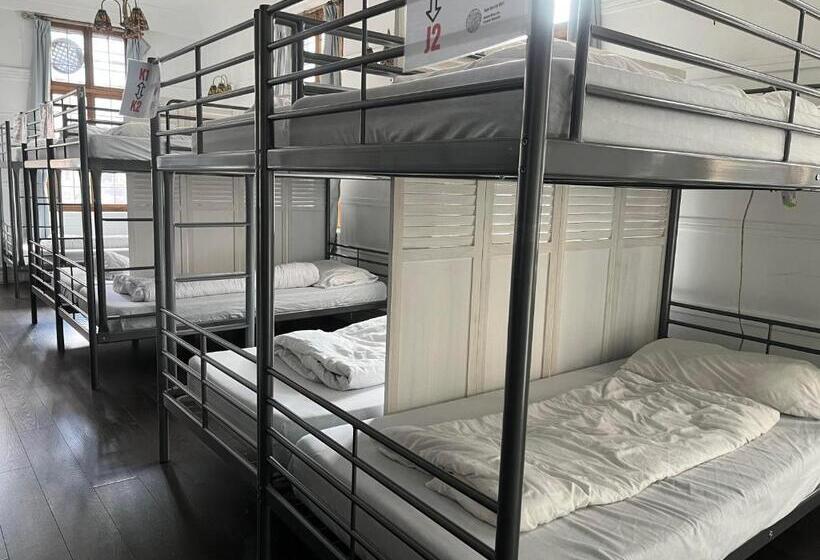 The Walrus Bar And Hostel