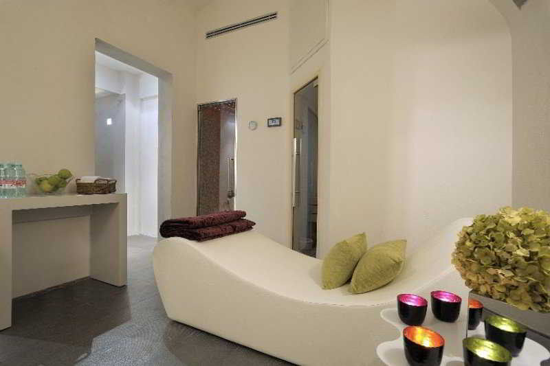 Trevi Palace Luxury Inn