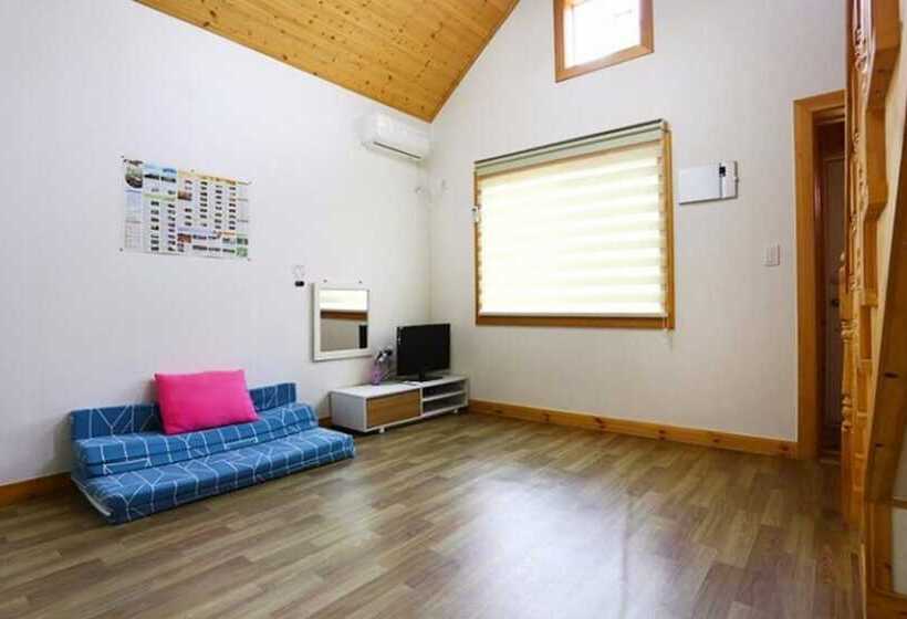 בית מלון כפרי Yeongwol Donggang Castle Pension