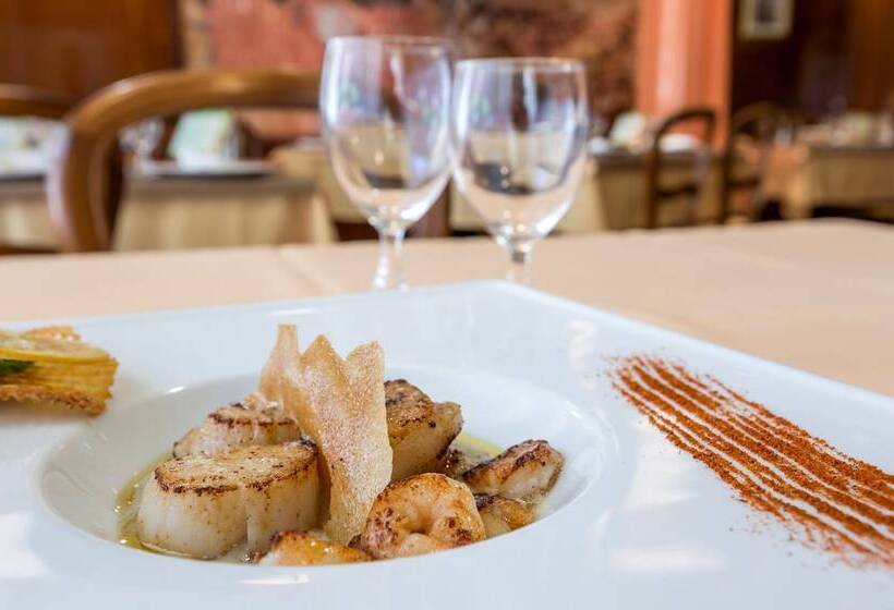 ホテル Logis Hôtel De L Avenue