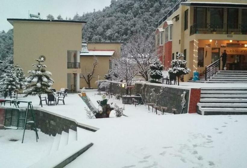 Mist N Meadows Resort