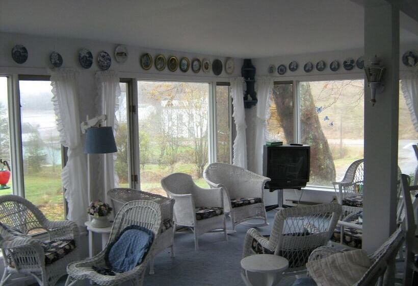 فندق صغير The Olde Village Inn