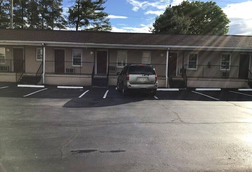 מוטל Skyland Inn   Bristol