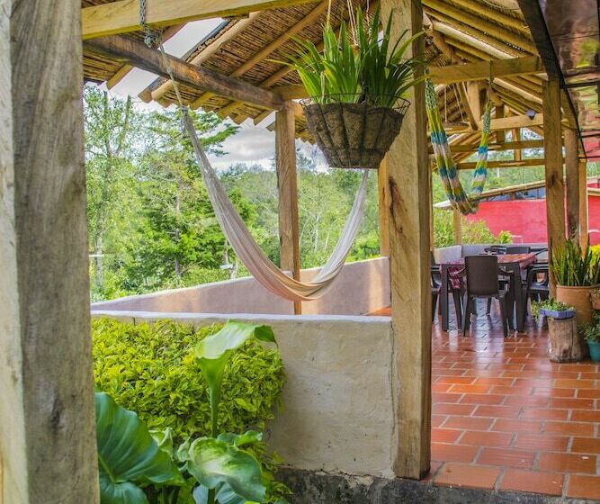 פנסיון Monte Verde Cabañas & Camping