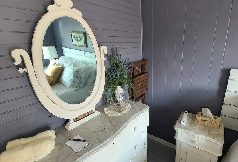 Seaweed And Sod Farm Bed & Breakfast