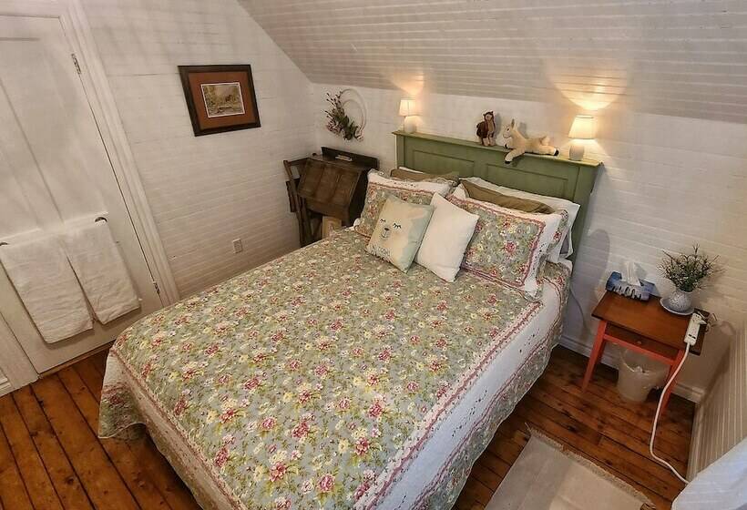 Seaweed And Sod Farm Bed & Breakfast