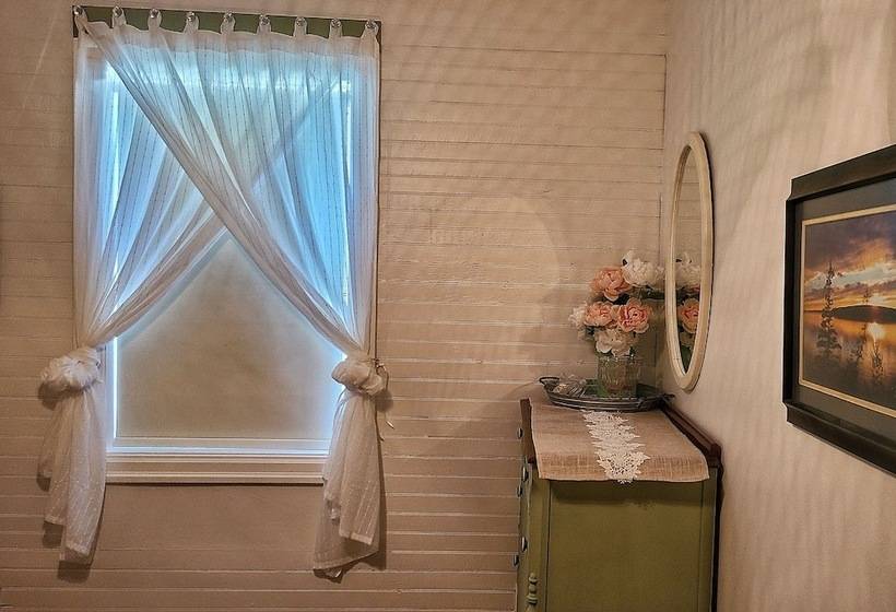 Seaweed And Sod Farm Bed & Breakfast