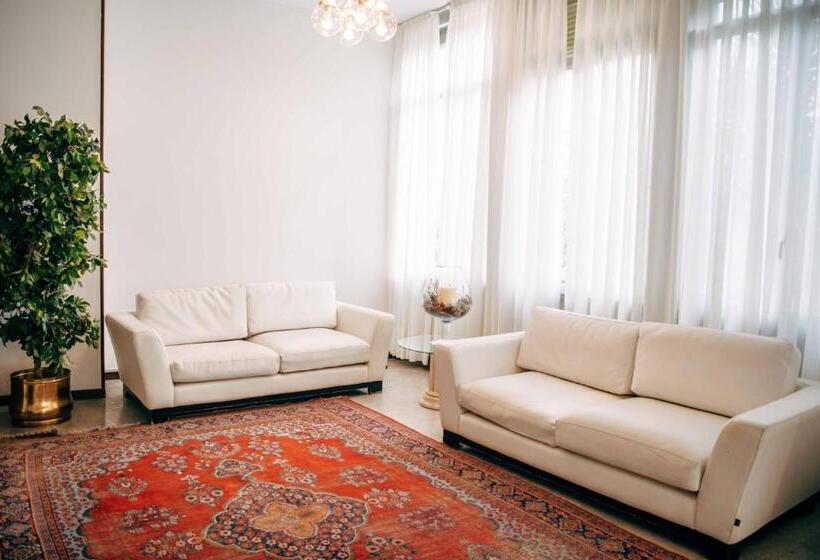 ホテル Villa Angela Olympic Garda Lake