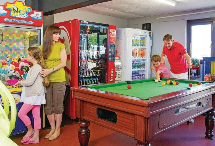 אתר נופש White Tower Holiday Park