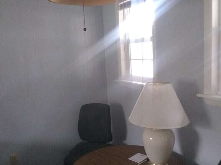 Kootenai Valley Motel