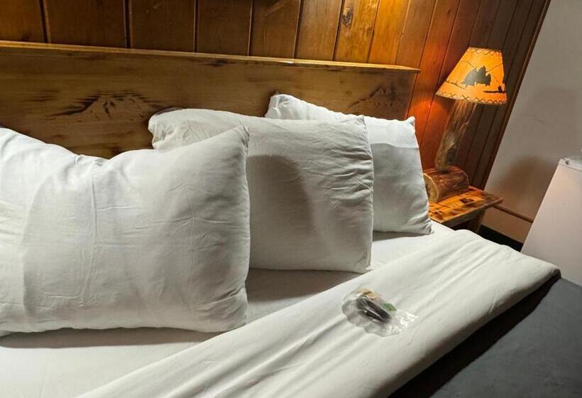 Kootenai Valley Motel