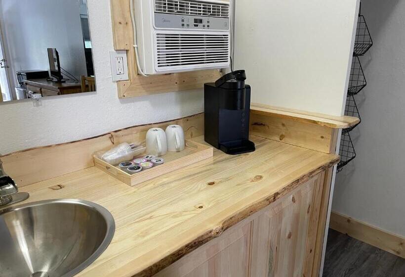 Kootenai Valley Motel