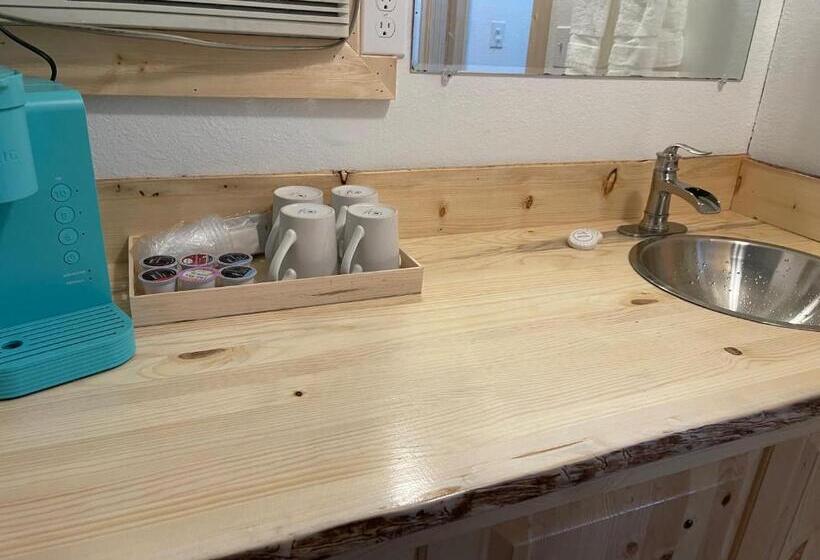 Kootenai Valley Motel