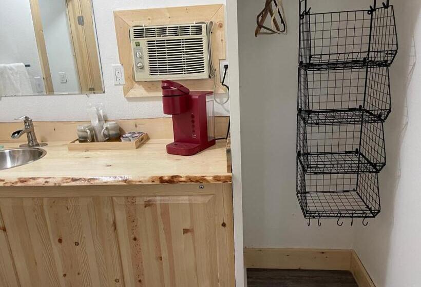 Kootenai Valley Motel