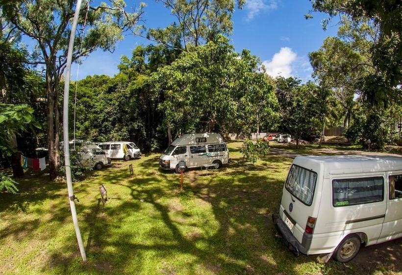 هاستل Nomads Airlie Beach