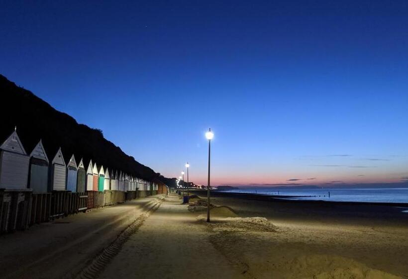 مبيت وإفطار Alexander Lodge