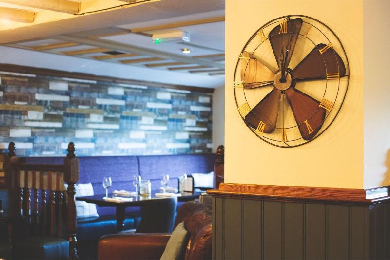 تختخواب و صبحانه The Throckmorton