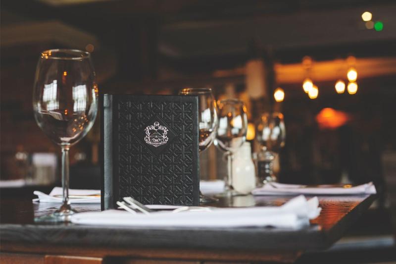 تختخواب و صبحانه The Throckmorton