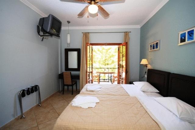 Bella Vista Hotel Studios & Apartments