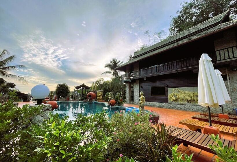 Boomerang Village Resort Kata