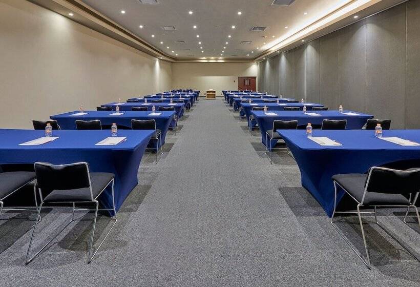 City Express By Marriott Suites Toluca