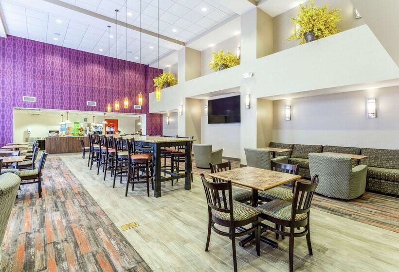 Hampton Inn & Suites Chicagolibertyville