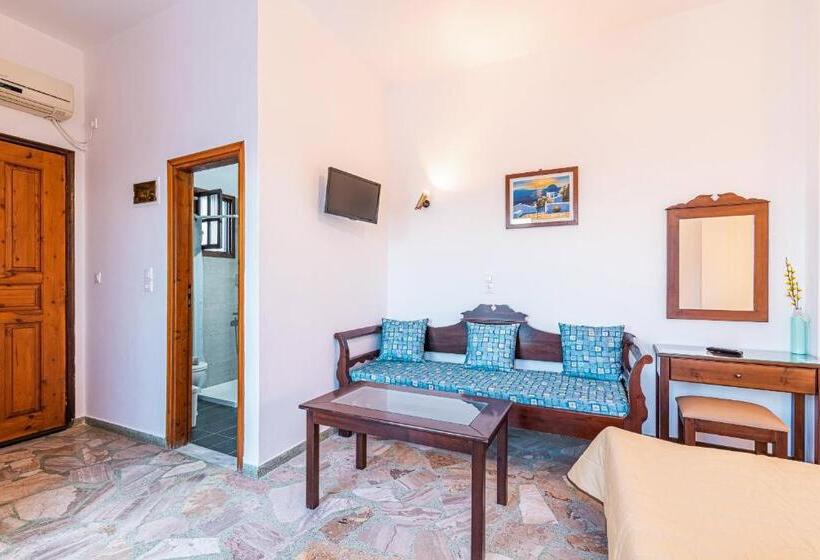 هتل Agia Irini