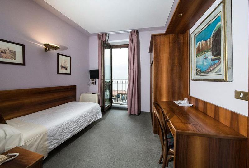 호텔 Albergo Moderno