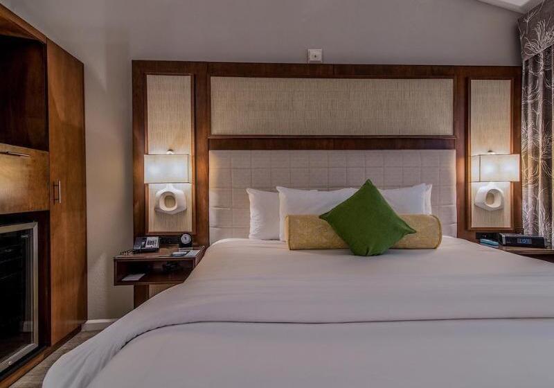 ホテル Almond Tree Inn  Adults Only